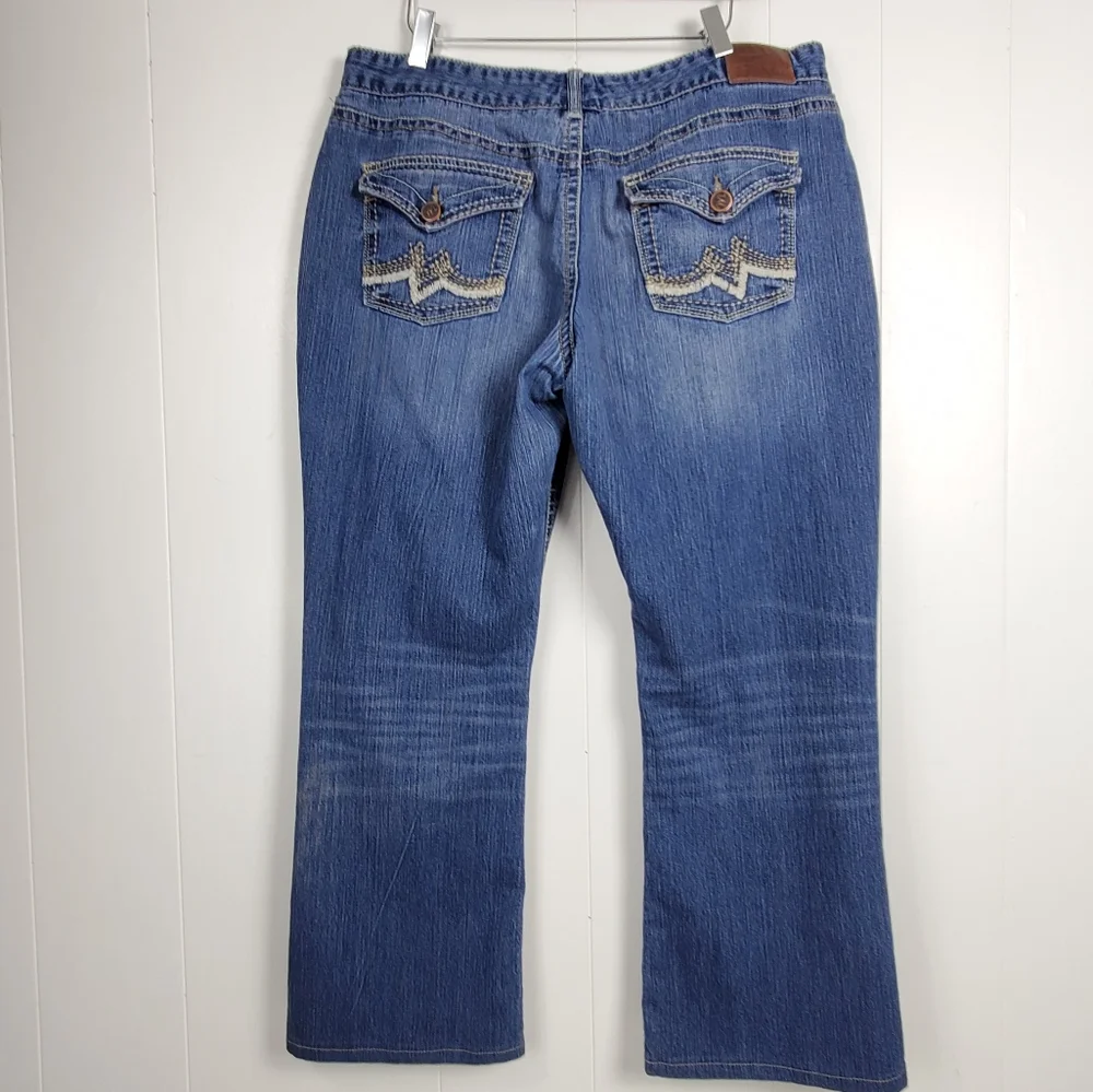 Maurice's boot cut jeans size 13/14